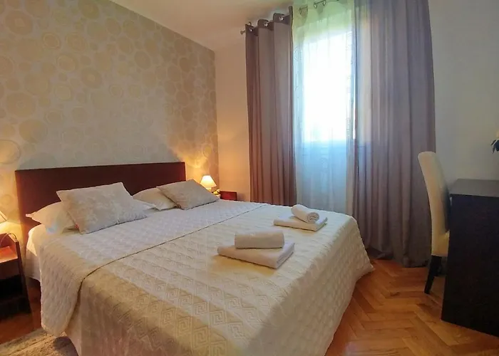 Deluxe Sea View Apartment